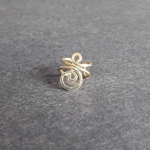 Gold EarCuff Simple Swirl Ear cuff Earring Small No Pierce eco friendly Gold Filled modern minimalist jewelry gift for women dainty earring
