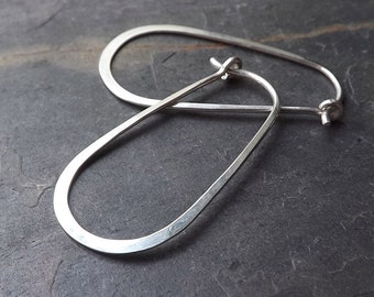 Silver Hoop Earrings, Modern Looped Oval Hoops Hammered Hoops Silver jewelry womens gift, statement jewelry maximalism earring