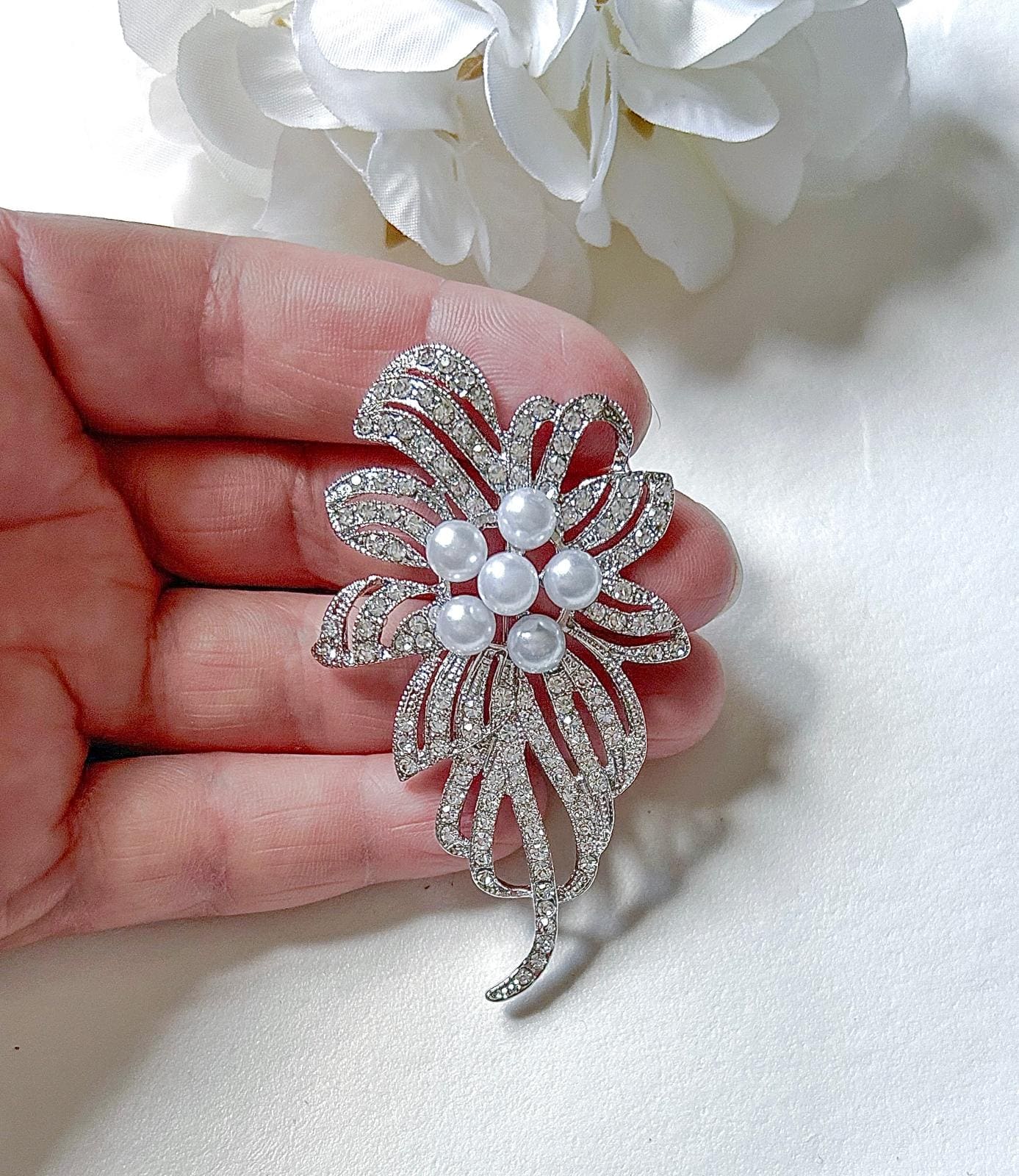 Broche En Argent Avec Strass - Jolie, Occasion, Sans Marque
