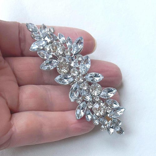 Silver Flower Rhinestone Hair Barrette: Elegant Bridal Hair  display picture 1