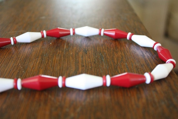 60's Plastic Beaded Necklace - image 1