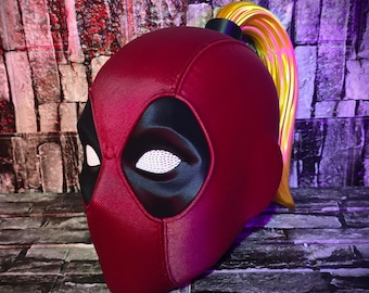 Máscara de cosplay de Lady Deadpool / Máscara roja impresa en 3D, ojos magnéticos, opción de cola de caballo dorada