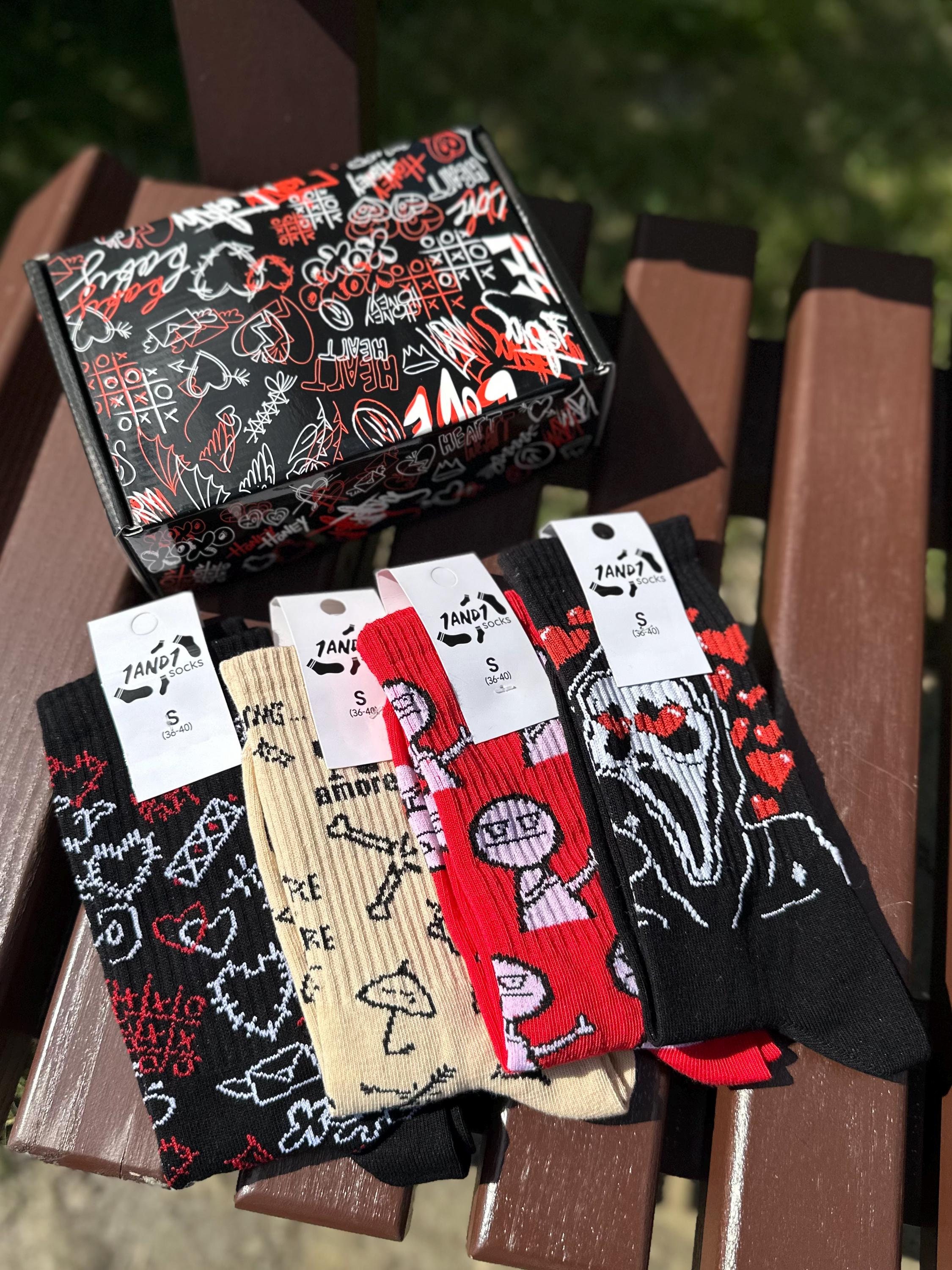 Scream Socks Set, Trendy Cotton Blend Novelty Socks, Gift for Couples