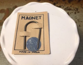 Vintage Small 50&#39;s MAGNET on card Made in Japan