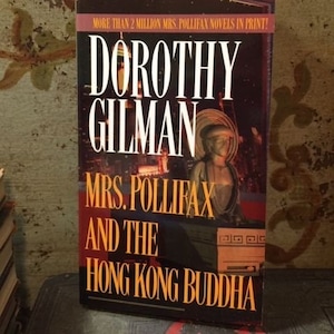 1986 Mrs. Pollifax and the Hong Kong Buddha PB Book Dorothy Gilman