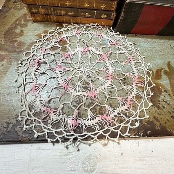 50's Delicate Doily Pink White Circle Doilies Spring Valentines Day