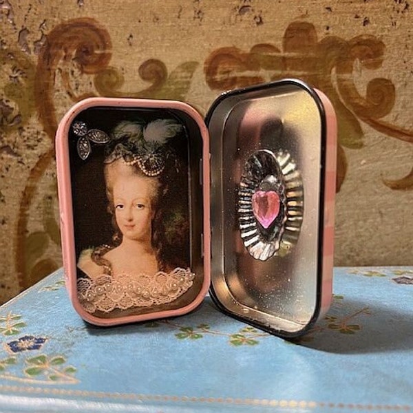 Vintage Marie Antoinette Small Pink Mint Tin Vignette