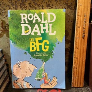Vintage 1982 The BFG Paperback Childrens Book Roald Dahl H2