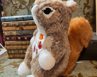 * vintage squirrel ୨୧ * 栗色の キュートなリスさん Cute Vintage Squirrel Fall Squirrels Plush Toy Embroidered