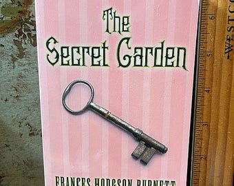1999 Vintage The Secret Garden Pink pb book Frances Hodgson Burnett