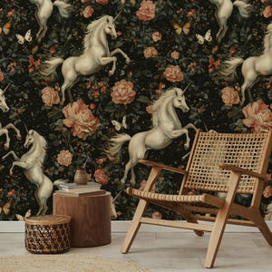 Carta da parati con unicorno stravagante, carta da parati floreale, carta da parati fantasy dark, decorazione murale con cavallo mistico, estetica romantica in stile cottagecore