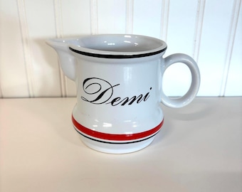 Jarra de crema vintage Waechtersbach de Alemania Occidental, estilo bistró, de cerámica blanca con rayas rojas y negras, decoración de cocina retro de los años 70.
