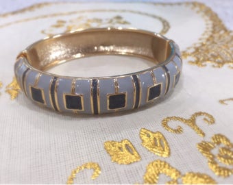 Vintage Bangle Bracelet, Hinged Cuff Bracelet, Blue Vintage Bracelet, Brass Enameled Cuff, Geometric 1960s Jewelry, Vintage Costume Jewelry