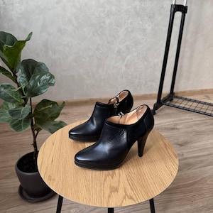 Bally Black Leather Heels Women&#39;s Size 35 Made In Italy