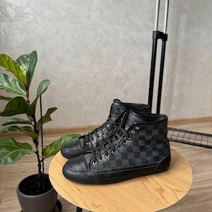 Louis Vuitton Damier Leather High Top Sneakers Size 9