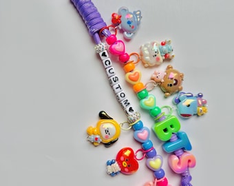 BT21キャラクターチャーム7個付きカスタムBTSキーホルダー - 受注生産