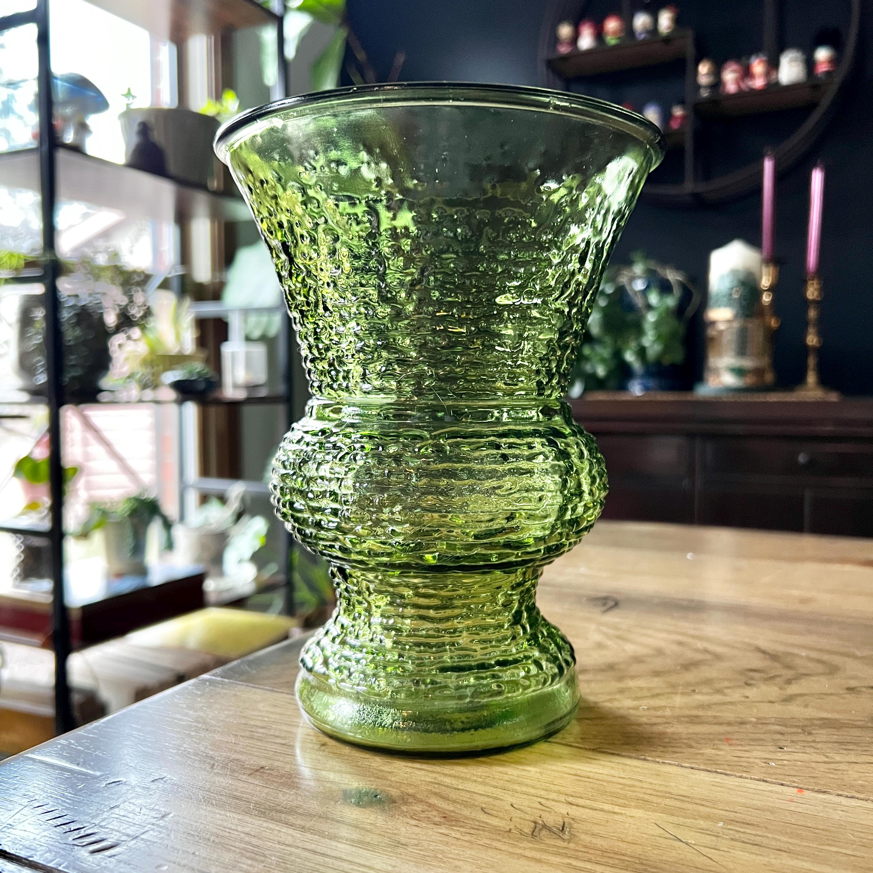 Vintage green vase - Etsy 日本 Vintage green vase - Etsy 日本