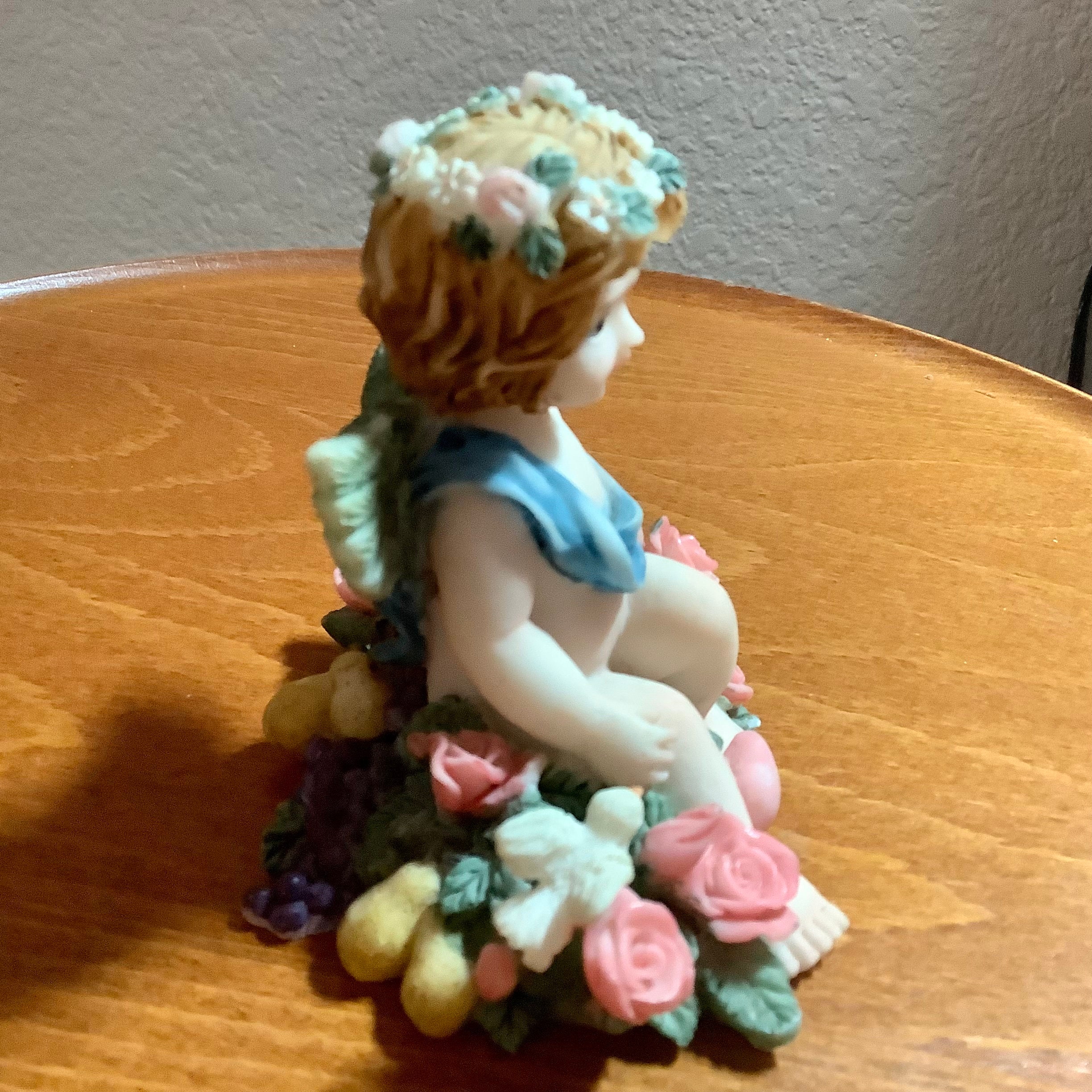 Figurine Ange Avec Roses Et Colombes - 14 Cm De Haut, En Polyrésine Peinte à La Main, Décoration Blanche