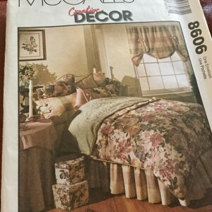 McCalls 8606 | Home Decor Craft Pattern | uncut | pillow sham, dust ruffle, valance, comforter cover, curtains