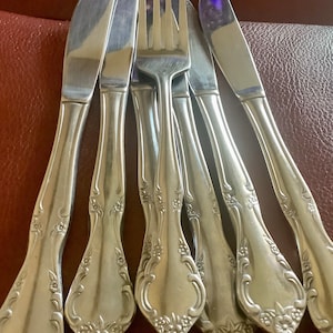 Stia Stainless Indonesia Flatware | Excellent Condition | 6 pieces, knives, fork