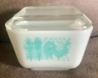 Pyrex 1.5 Cup Glass Storage Container with Turquoise Chicken Design + Cover, 4” wide 3” tall