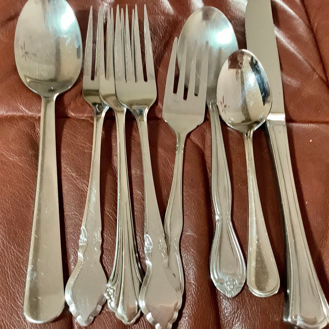 Assorted Brands Stainless Flatware | 20 Pieces | Excellent Condition as ...