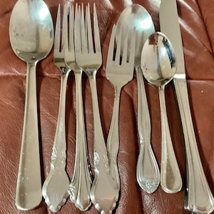 Assorted Brands Stainless Flatware | 20 pieces | Excellent Condition as pictured