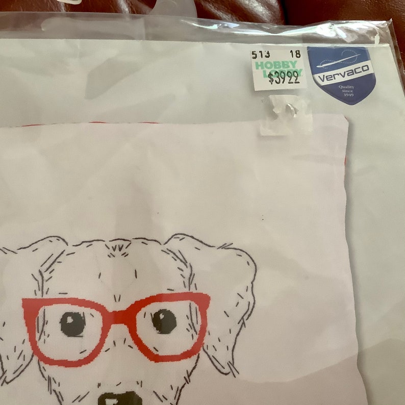1 new sealed package Zippered Pillow Cover Embroidery Kit of Dog with Glasses Excellent condition