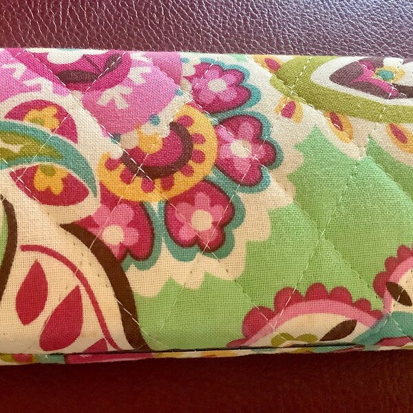 Vera Bradley Fabric Hard Eyeglass Case | 6” long | Floral Cotton fabric covered hard case | Excellent condition