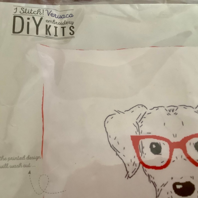1 new sealed package Zippered Pillow Cover Embroidery Kit of Dog with Glasses Excellent condition