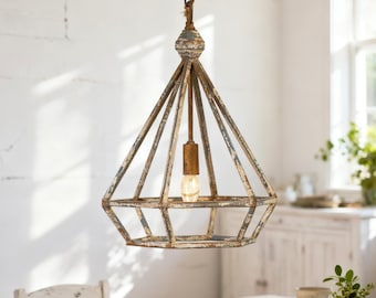 Rustikale Vintage Hängeleuchte, Deckenleuchte mit Geometrischem Rahmen aus Distressed Metal für den Dekor im Farmhaus- und Industriestil.