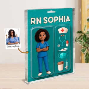 Benutzerdefinierte Foto Porträt Faux 3D Cartoon Acryl Plaque, personalisierte Registered Nurse Card Display Cartoon Andenken Acrylblock, RN Figure