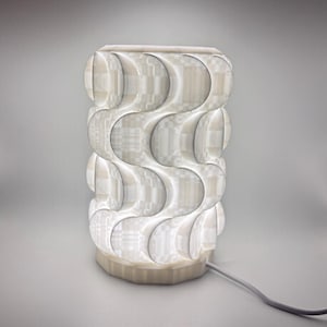 Moderna lampada da tavolo a LED con struttura ondulata – luce ambientale decorativa, dimmerabile tramite cavo, luce calda e neutra