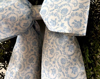Chinoiserie Floral Fabric Bow: Elegant Home Decor