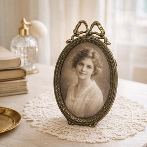 VTG Messing Oval Bilderrahmen Band Bogen Aktion Made in Italy Hollywood Regency