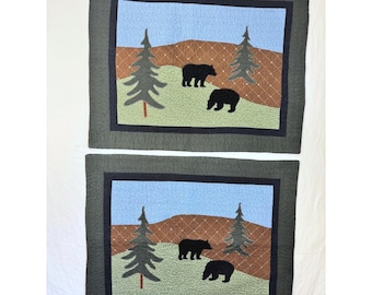 Donna Sharp gesteppte Kissenbezüge 2er Set Grün Rustikale Hütte Black Bear 20x26