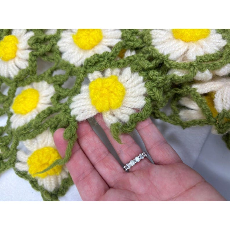 Vintage Crochet Daisy Blanket Throw 80x40 Floral Afghan Cottagecore Boho image 5