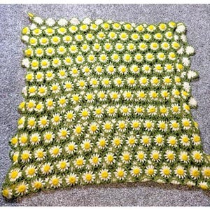 Vintage Crochet Daisy Blanket Throw 80x40 Floral Afghan Cottagecore Boho image 2