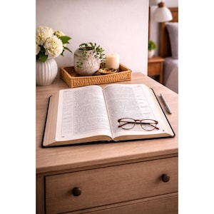 Vintage NASB New American Standard Bible Reference Edition Creation House 1978