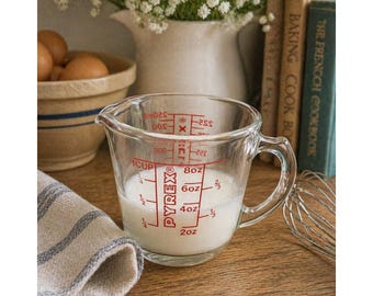 Vintage Pyrex 1 Cup Measuring Cup Red Lettering D-Handle Glass 508 A-33 USA Made