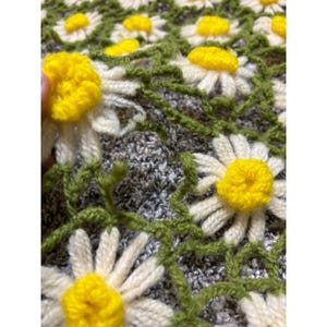 Vintage Crochet Daisy Blanket Throw 80x40 Floral Afghan Cottagecore Boho image 6