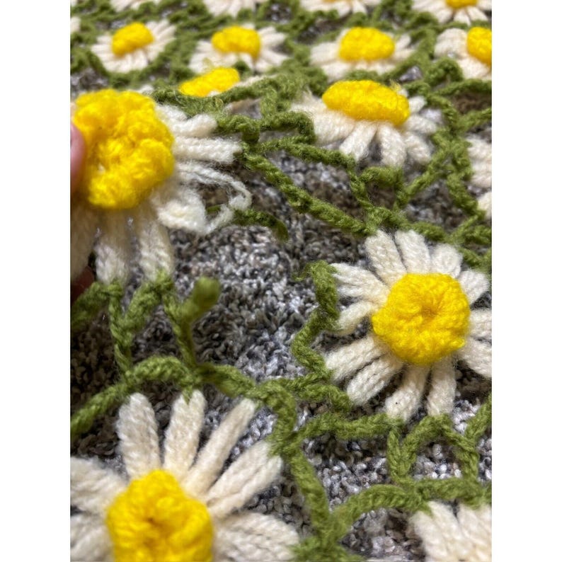 Vintage Crochet Daisy Blanket Throw 80x40 Floral Afghan Cottagecore Boho image 6