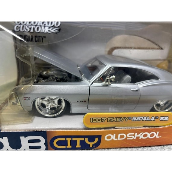 Jada Toys Dub City Old Skool 1967 Chevy Impala SS Silver 1:24