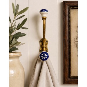 Vtg Gold Tone Double Wall Hook Blue White Ceramic Porcelain Knobs Coat Towel