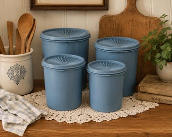 Juego vintage de 4 recipientes Tupperware Servalier apilables y encajables, color azul campestre.