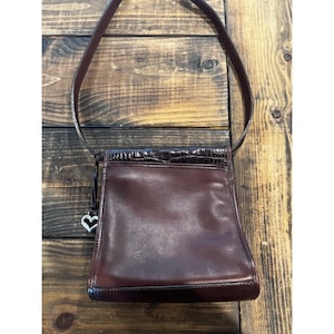Brighton Brown Leather Croc Embossed Crossbody Bag Silver Filigree Heart Charm image 7