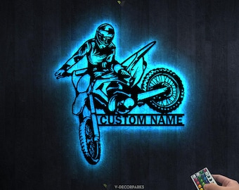 Letrero personalizado con nombre para moto de cross, decoración para el hogar, motociclista de motocross personalizado, arte de pared de metal, luces LED, decoración para el motociclista, cueva del hombre, Navidad