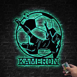 Personalisierte Fußballspieler Metall Wandkunst LED-Licht, Fußball Namensschild, Geburtstagsgeschenk für Sohn Fußball Raumdekor für Jungen, Sport Wohnkultur