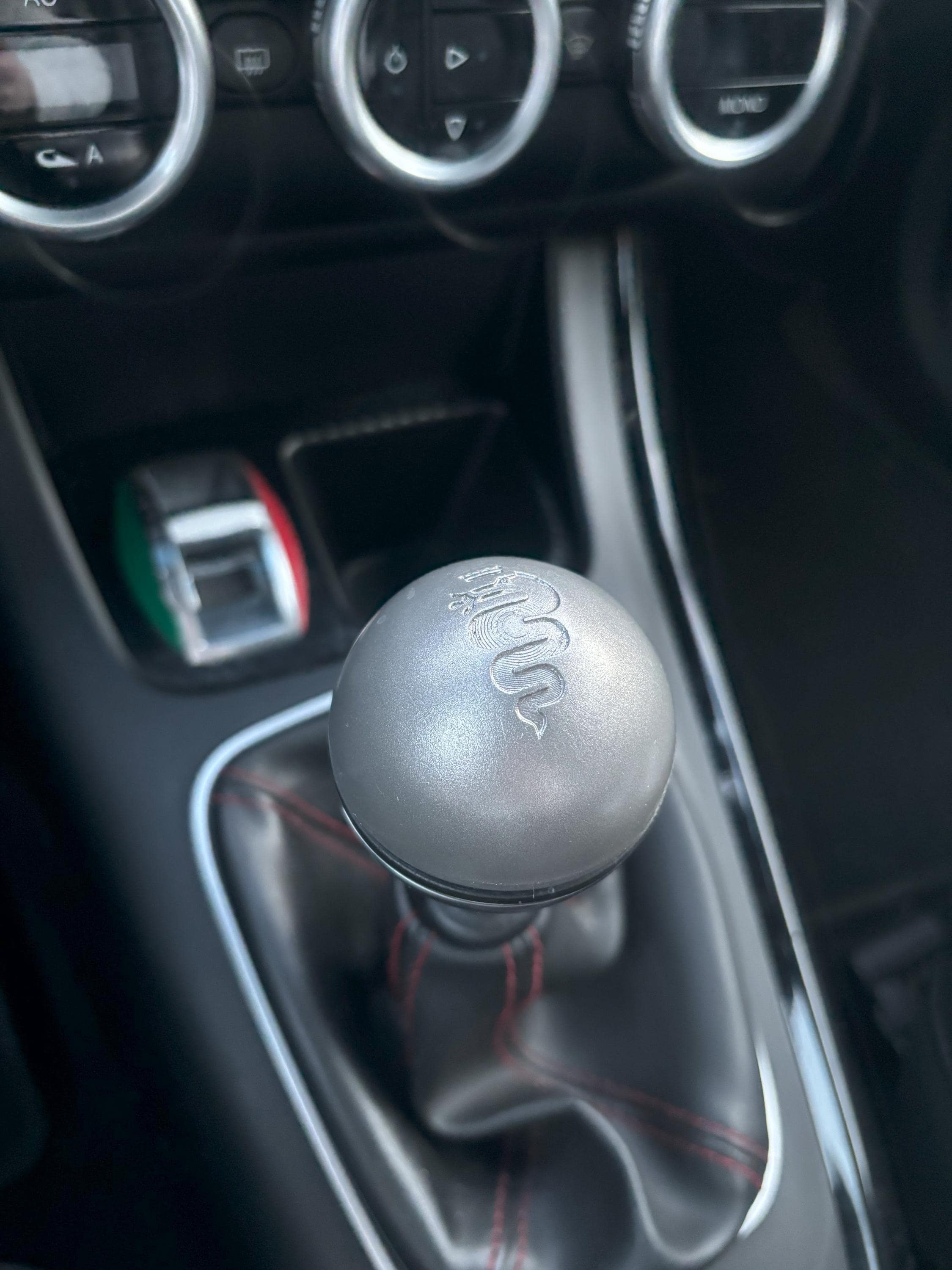 Coperchio copri pomello cambio a 6 marce per Transporter T5/T6 Mk5 Mk6