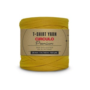 Craft-ready Circulo T-shirt Yarn skeins.